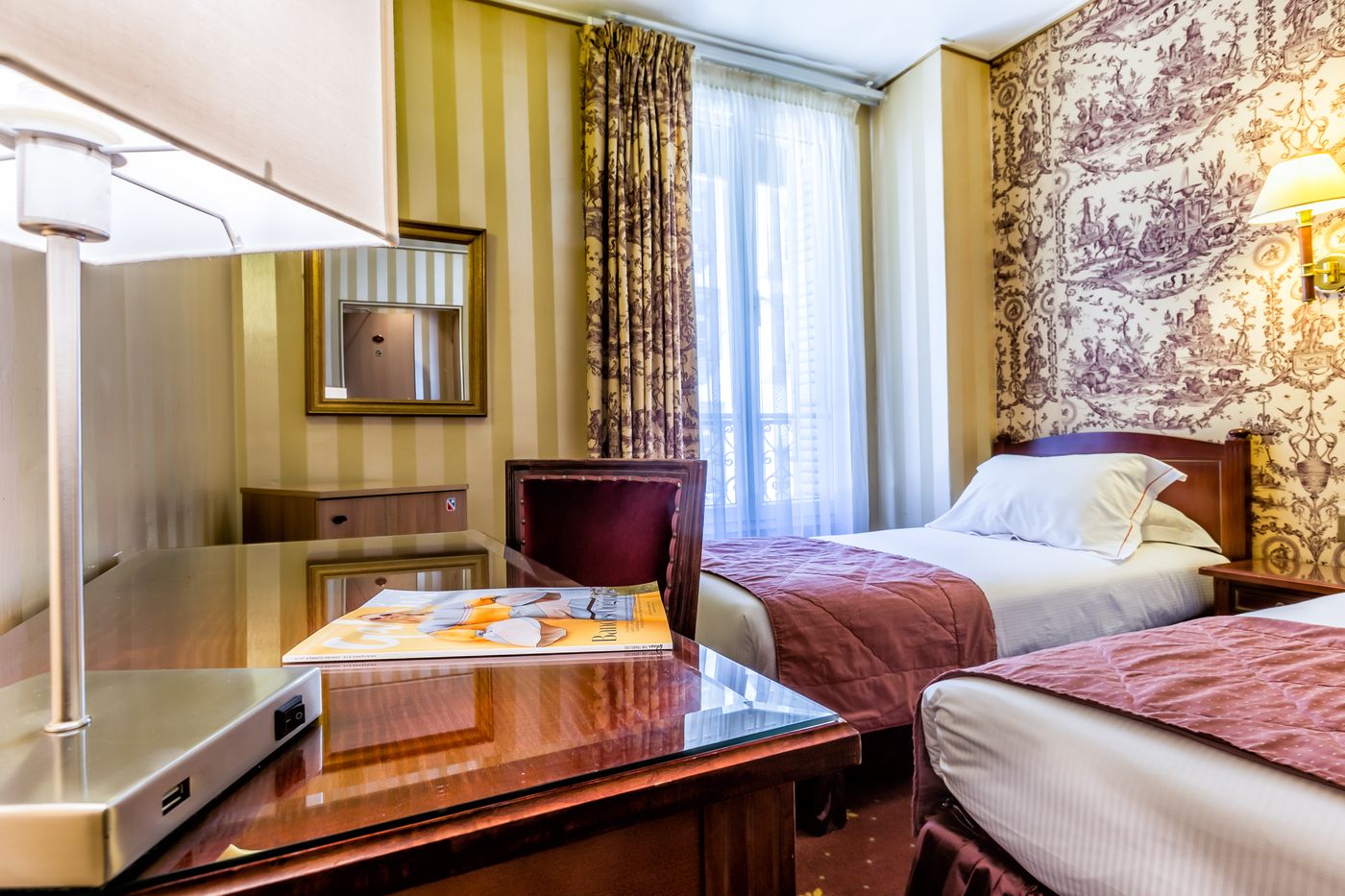 Regence-Paris-Room-5