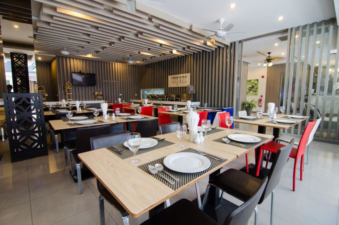 Mirage-Express-Patong-Phuket-Hotel-Restaurant-25