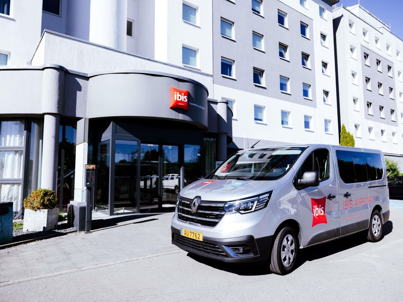 ibis-Luxembourg-Aeroport-General-view-2