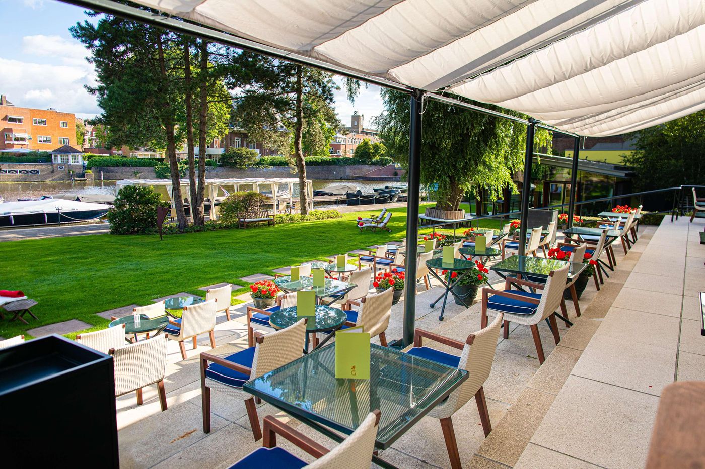 Hilton-Amsterdam-Sports-and-Entertainment-83