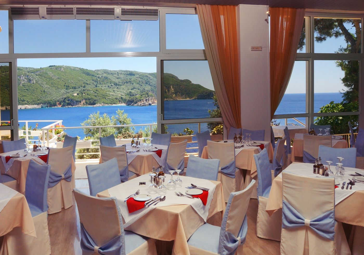 Akrotiri-Beach-Restaurant-23