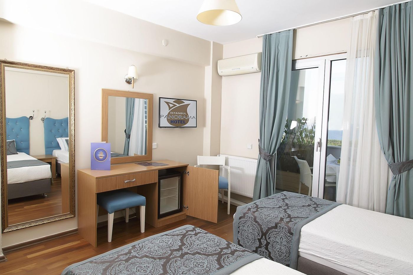 Istanbul-Panorama-Hotel-Lobby-8