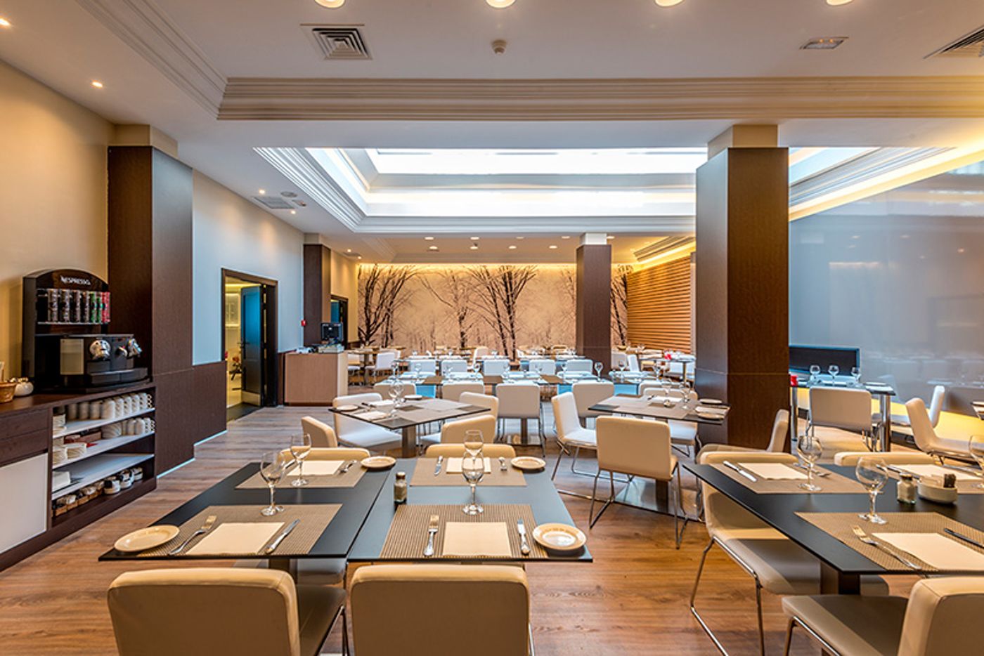 Ilunion-Suites-Madrid-----General-view-33