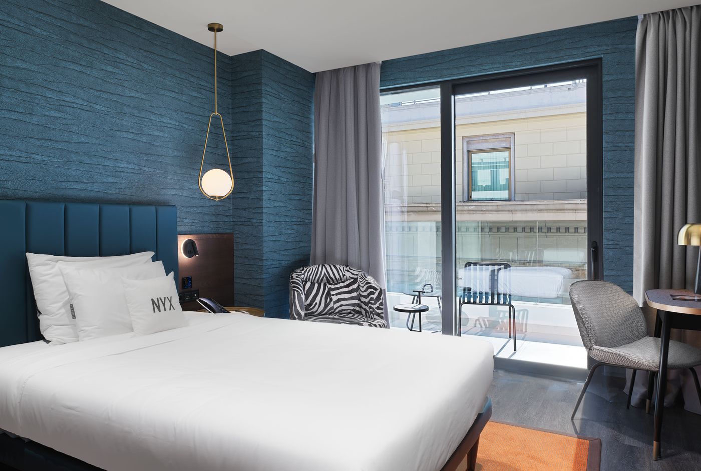 NYX-Esperia-Palace-Athens-by-Leonardo-Hotels-Room-26