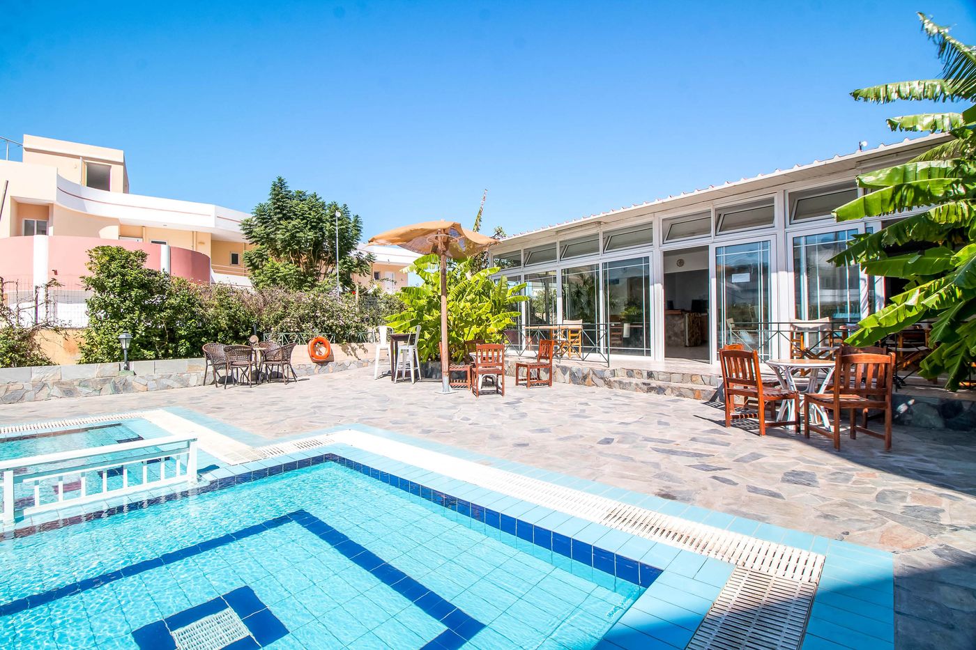 Kiras-Studios-Pool-5