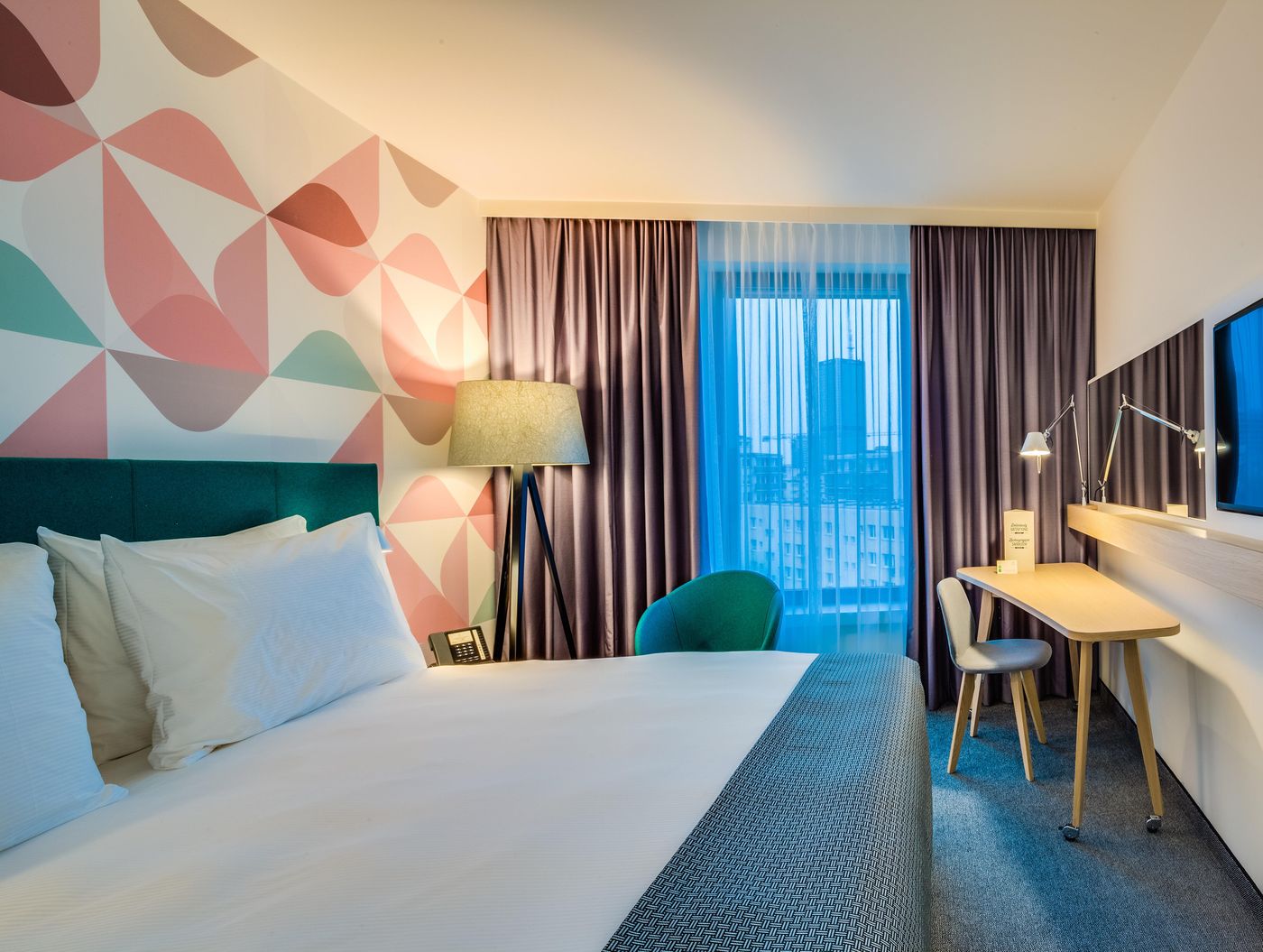 Holiday-Inn-Warsaw-City-Centre-Room-38