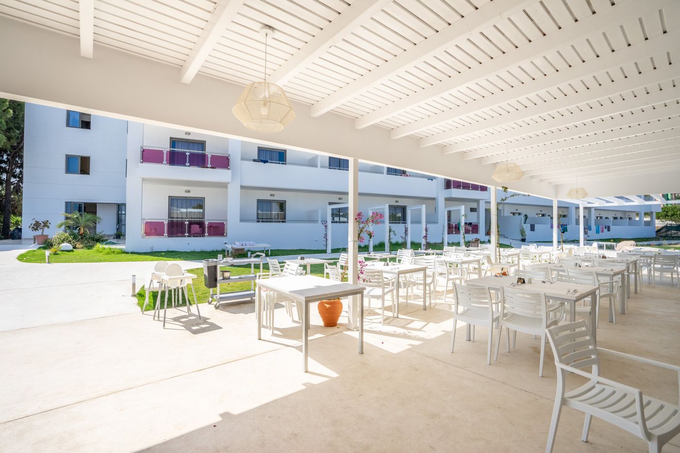 Stamos-Hotel-Restaurant-15