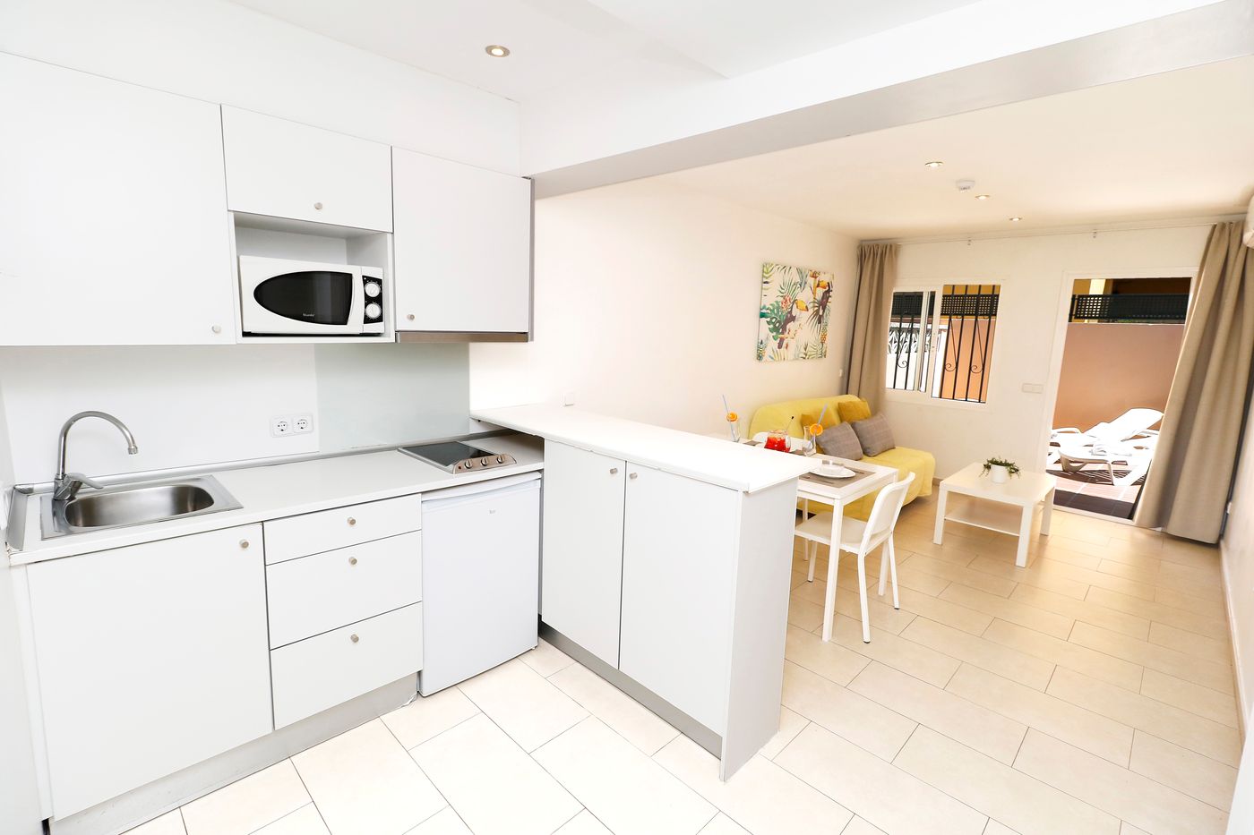 Naika Studios & Apartments