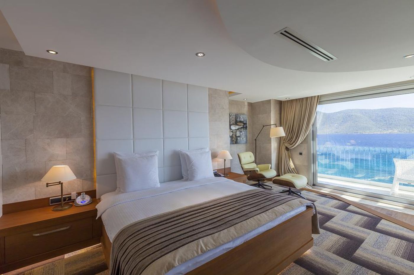 Sign by Ersan - Adults Only