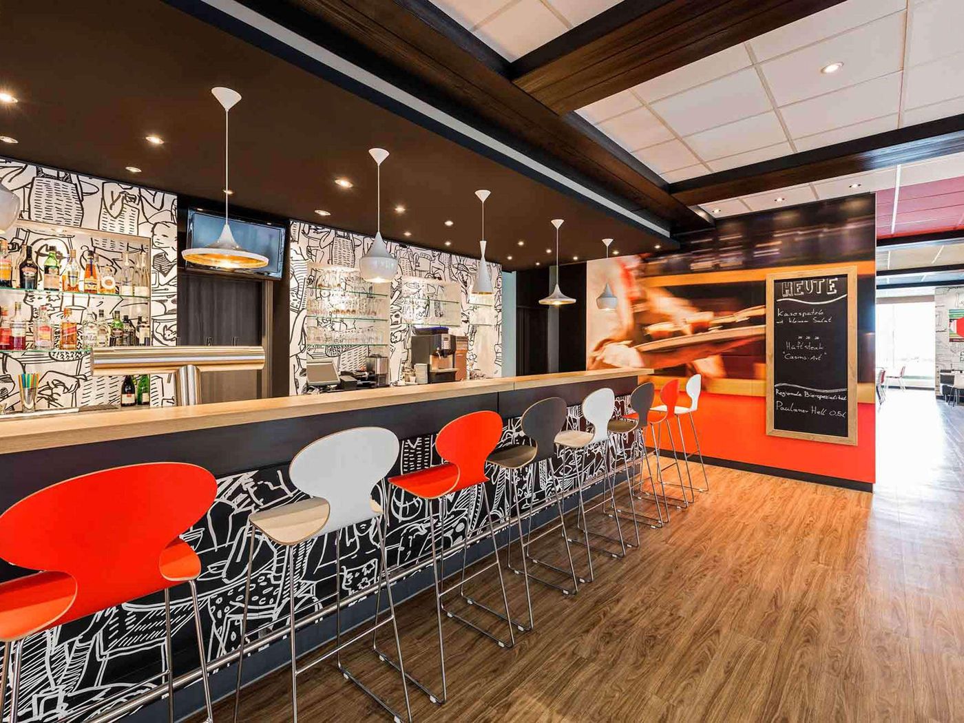 ibis-Muenchen-Parkstadt-Schwabing-Bar-16