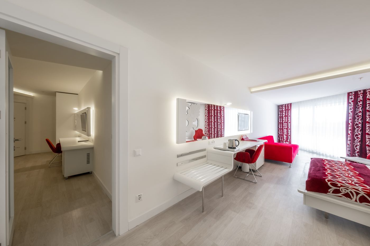 Laguna Beach Alya Resort & Spa Hotel