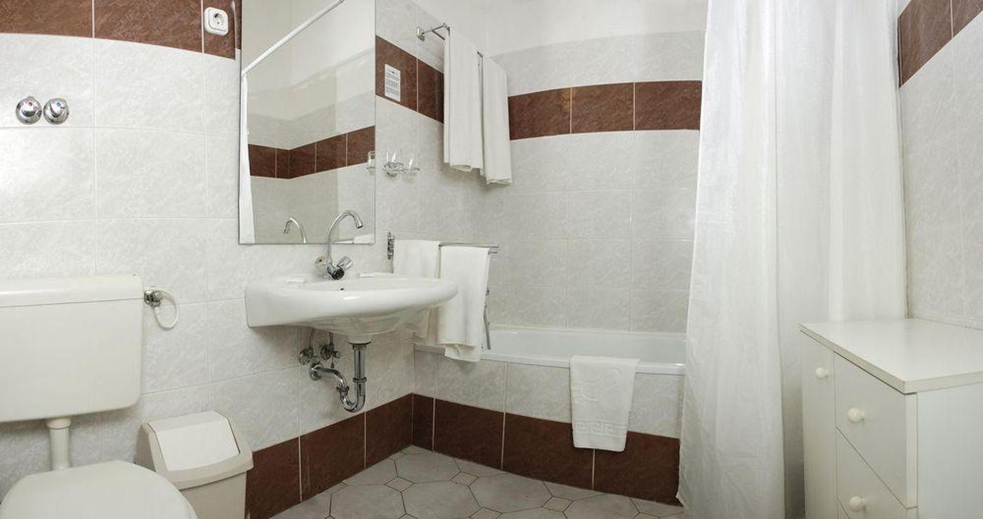 Kalvin House-Hungary-BUDAPEST -General view-3