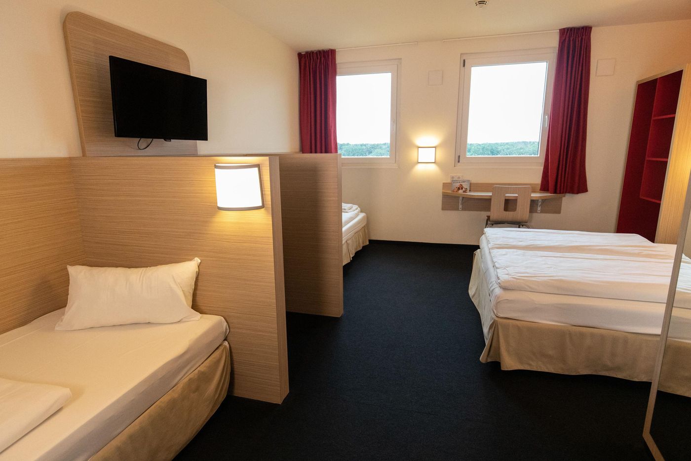 B&B Hotel Frankfurt-Airport - Germany - Frankfurt am Main - Room - 1