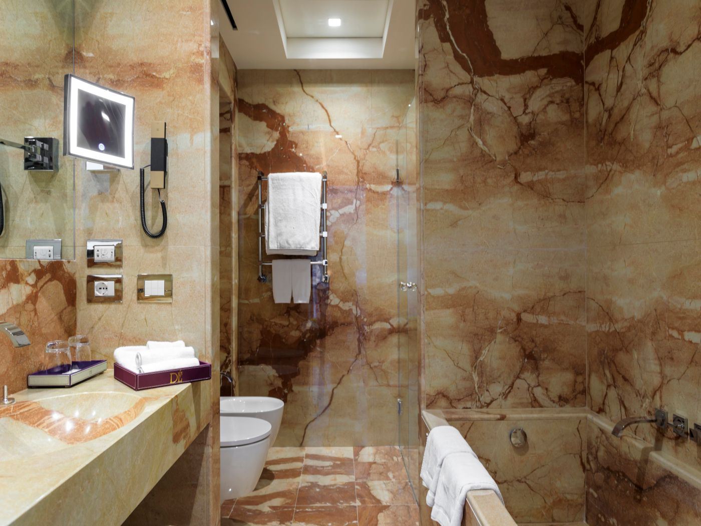 Des-Etrangers-Hotel---Spa-Room-36