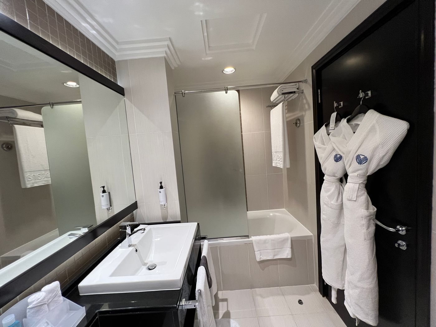 Towers-Rotana-Room-39