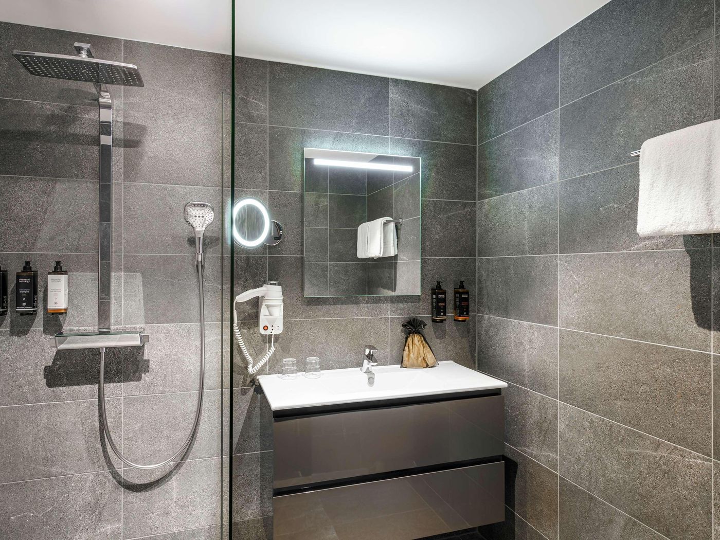 Mercure-Hotel-Amsterdam-Sloterdijk-Station-Room-49