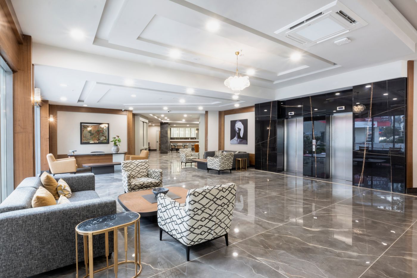 Elysee-Hotel-Lobby-34