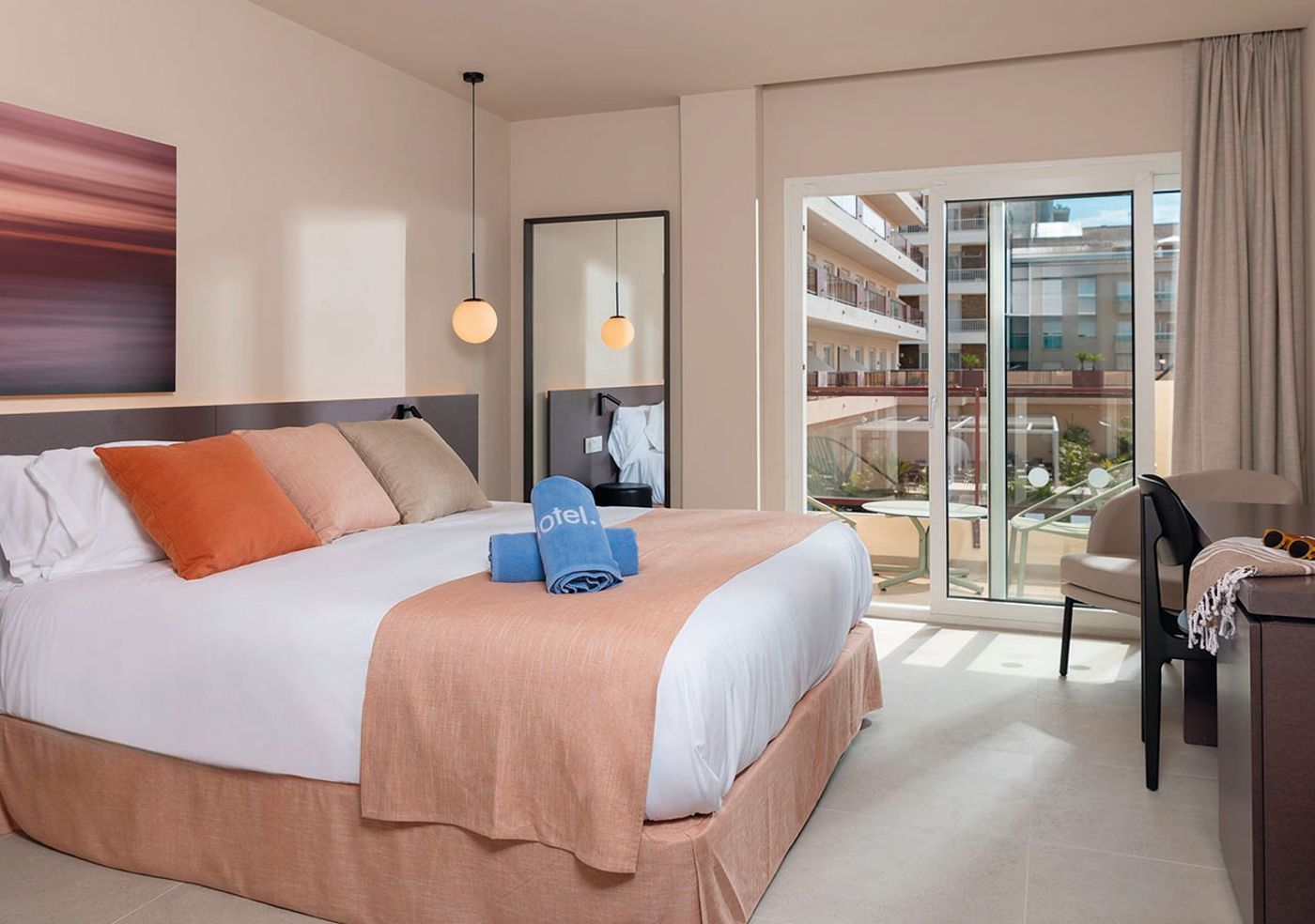 Aqua-Hotel-Promenade-Room-15