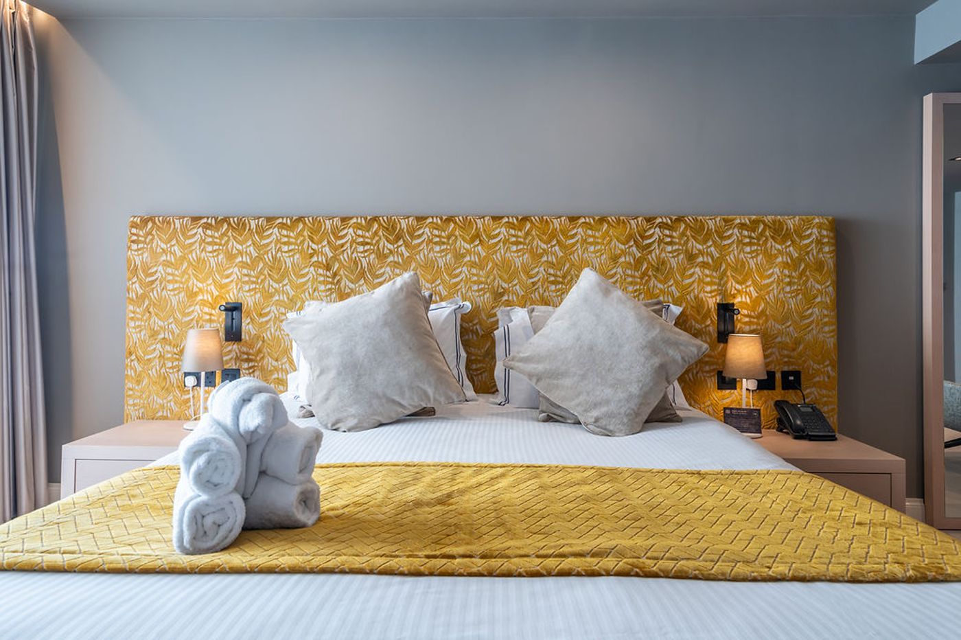 Waterfront-Hotel-Room-10