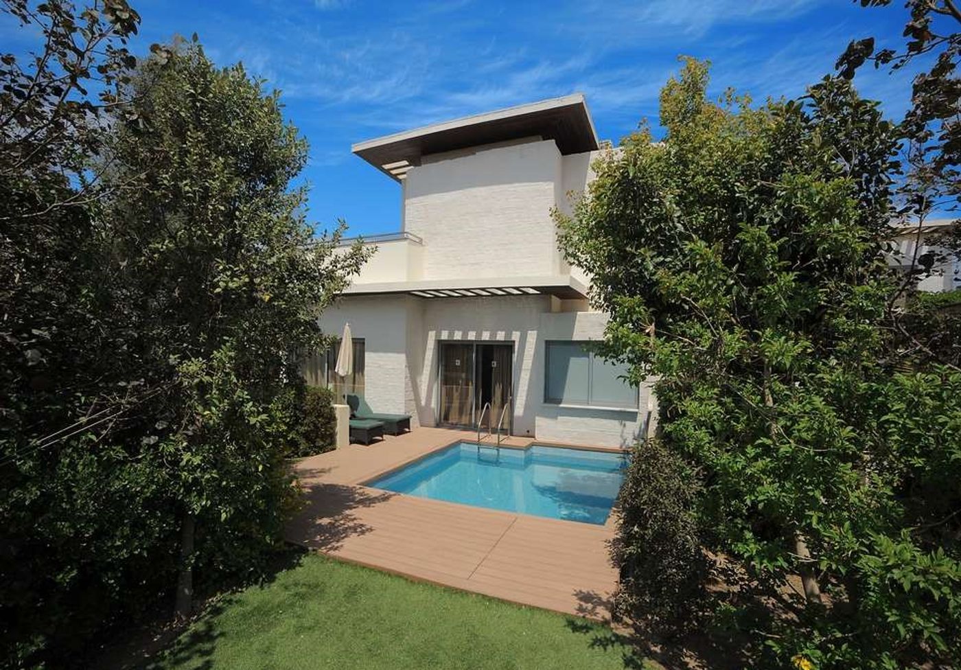 E Hotel Spa and Resort