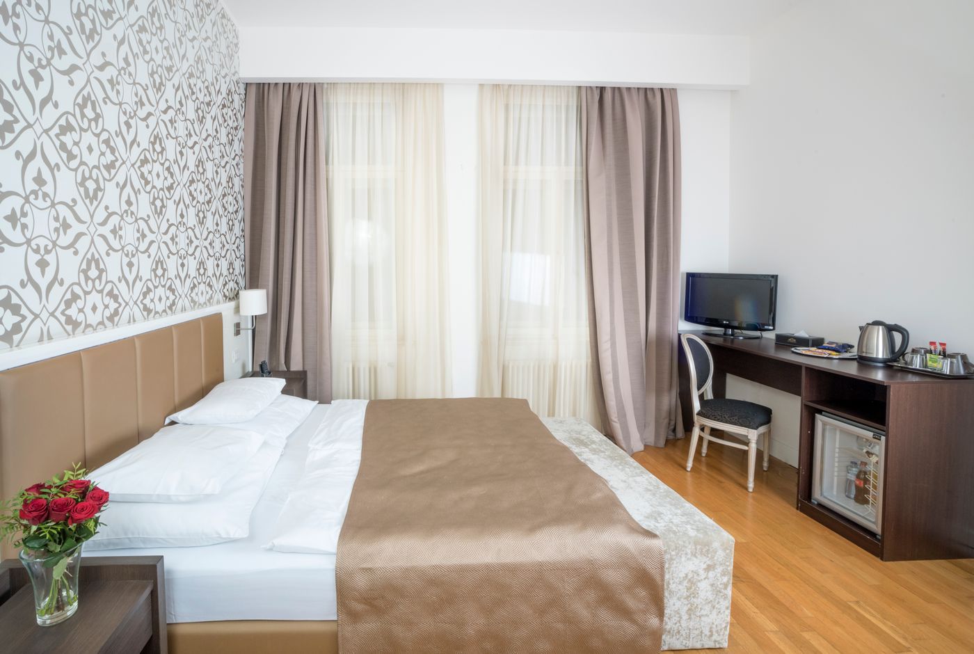 Deminka-Palace-Room-14