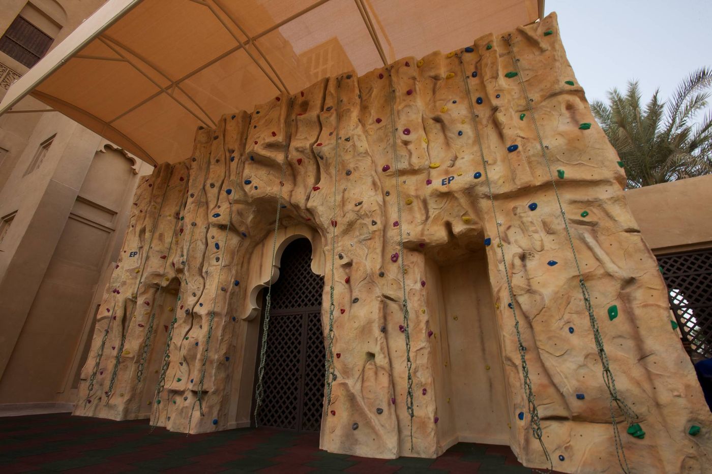 Jumeirah-Al-Qasr--Sports-and-Entertainment-25