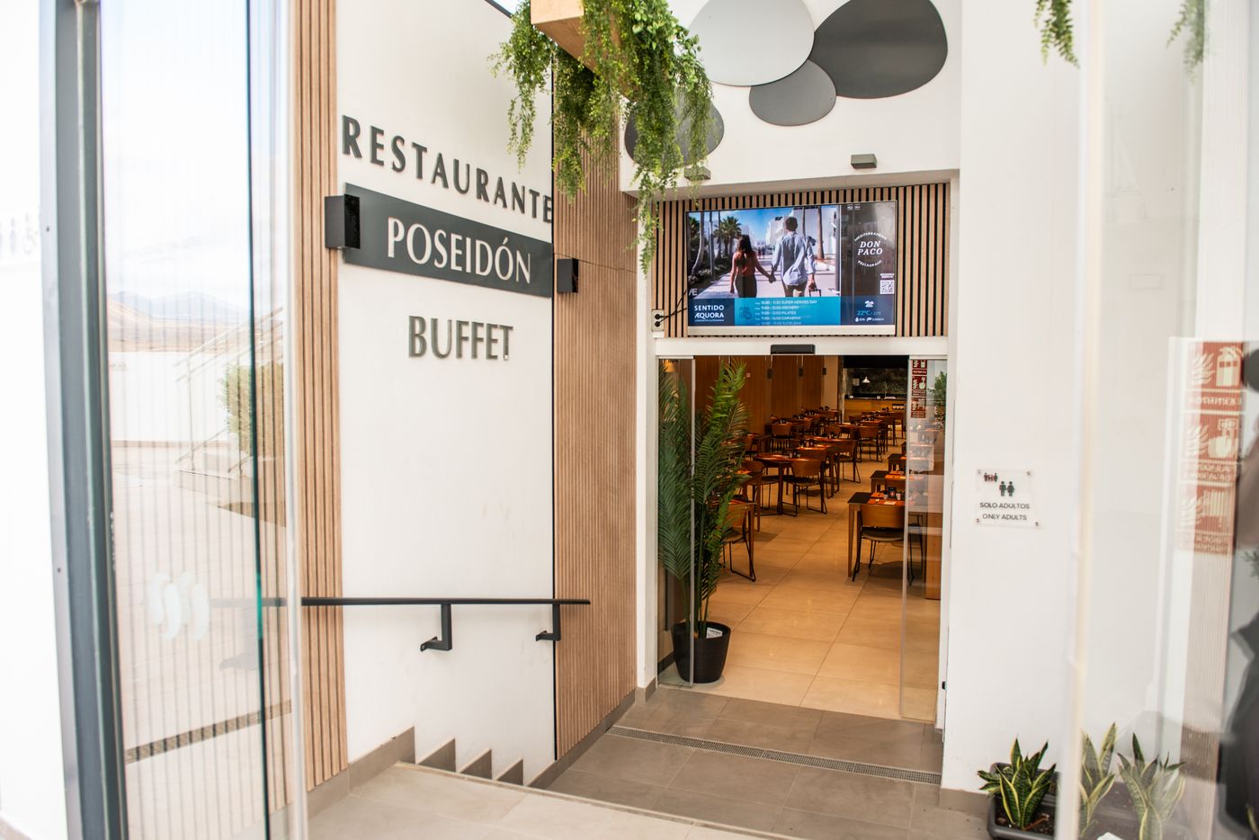 Aequora-Lazarote-Suites-Restaurant-63