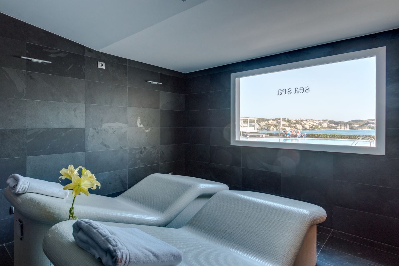 Artiem-Carlos-III-Sports-and-Entertainment-45