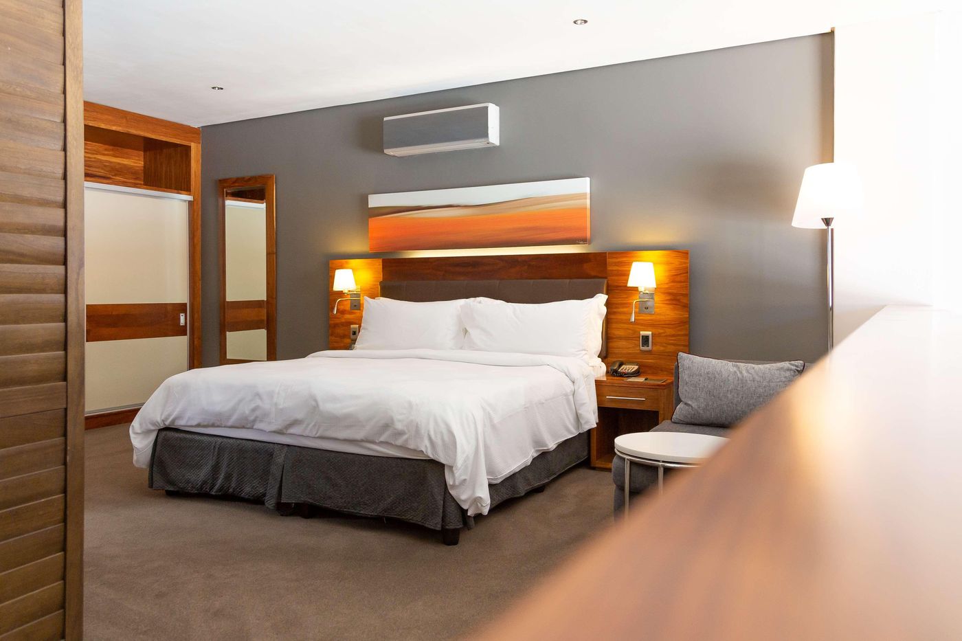 Doubletree-by-Hilton-Cape-Town-Room-42