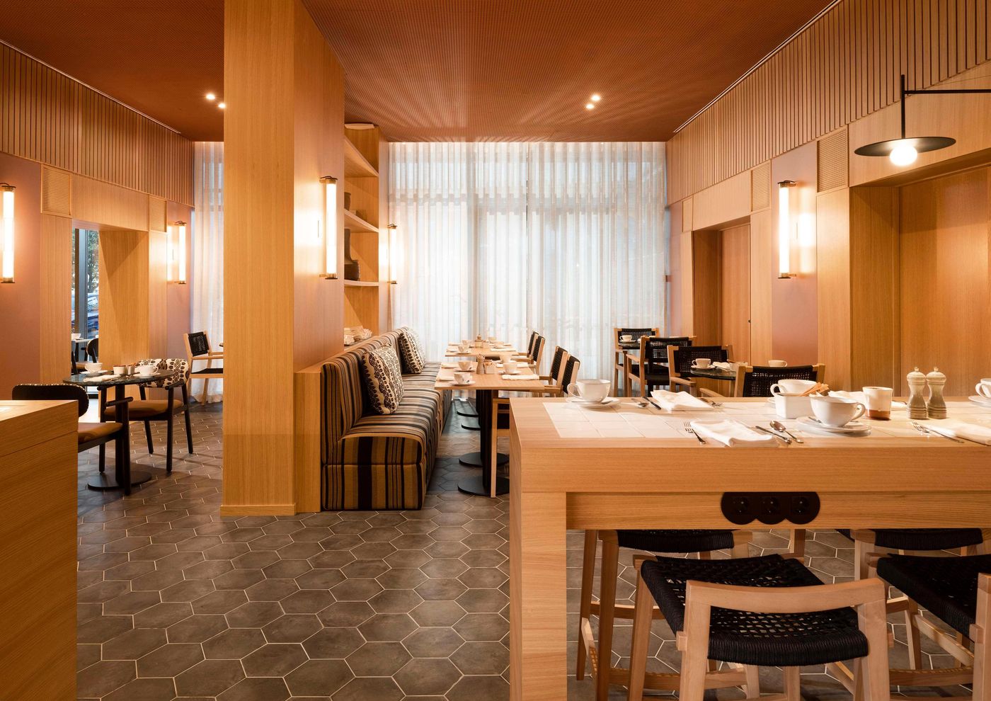 Hilton-Garden-Inn-Evora-Restaurant-15