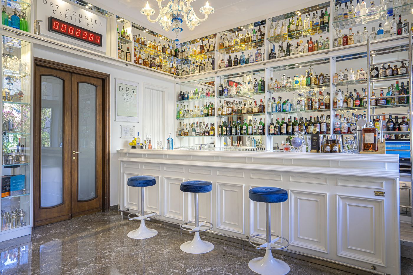 Majestic-Palace-Bar-58