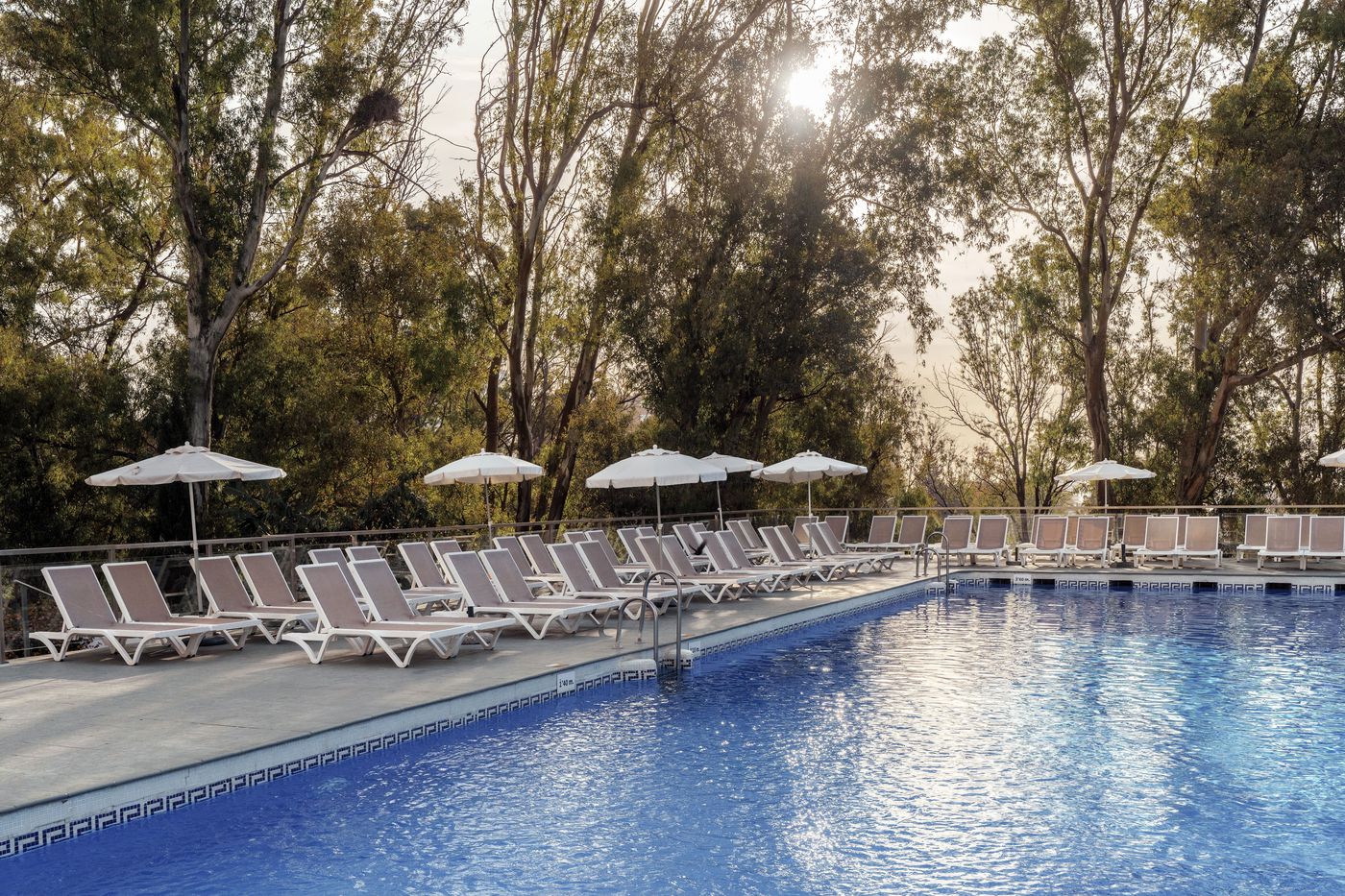 AluaSun-Costa-Park-Pool-10