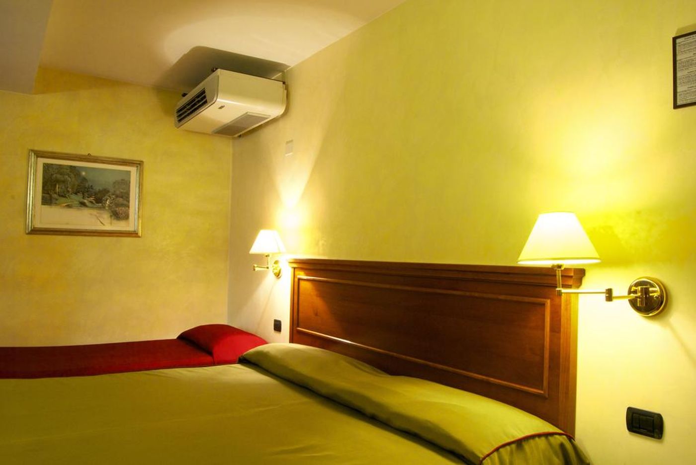 Hotel La Luna-Italy-LUCCA-Room-8