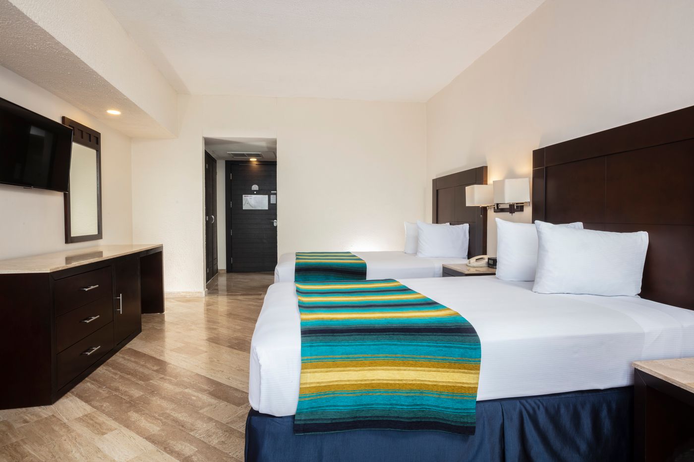 Crown-Paradise-Club-Cancun-Room-35