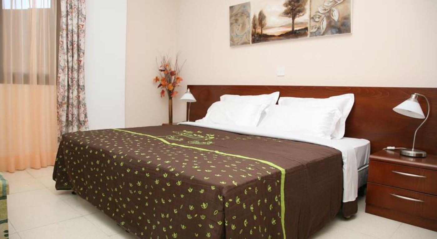 Hadjantoni Anna Apartments