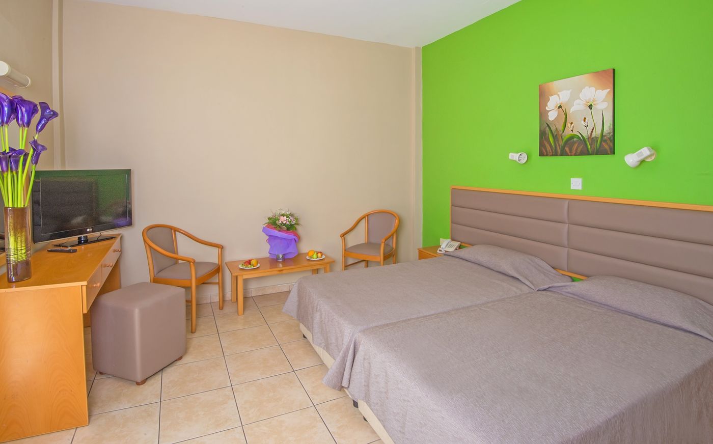 New Famagusta Hotel & Suites