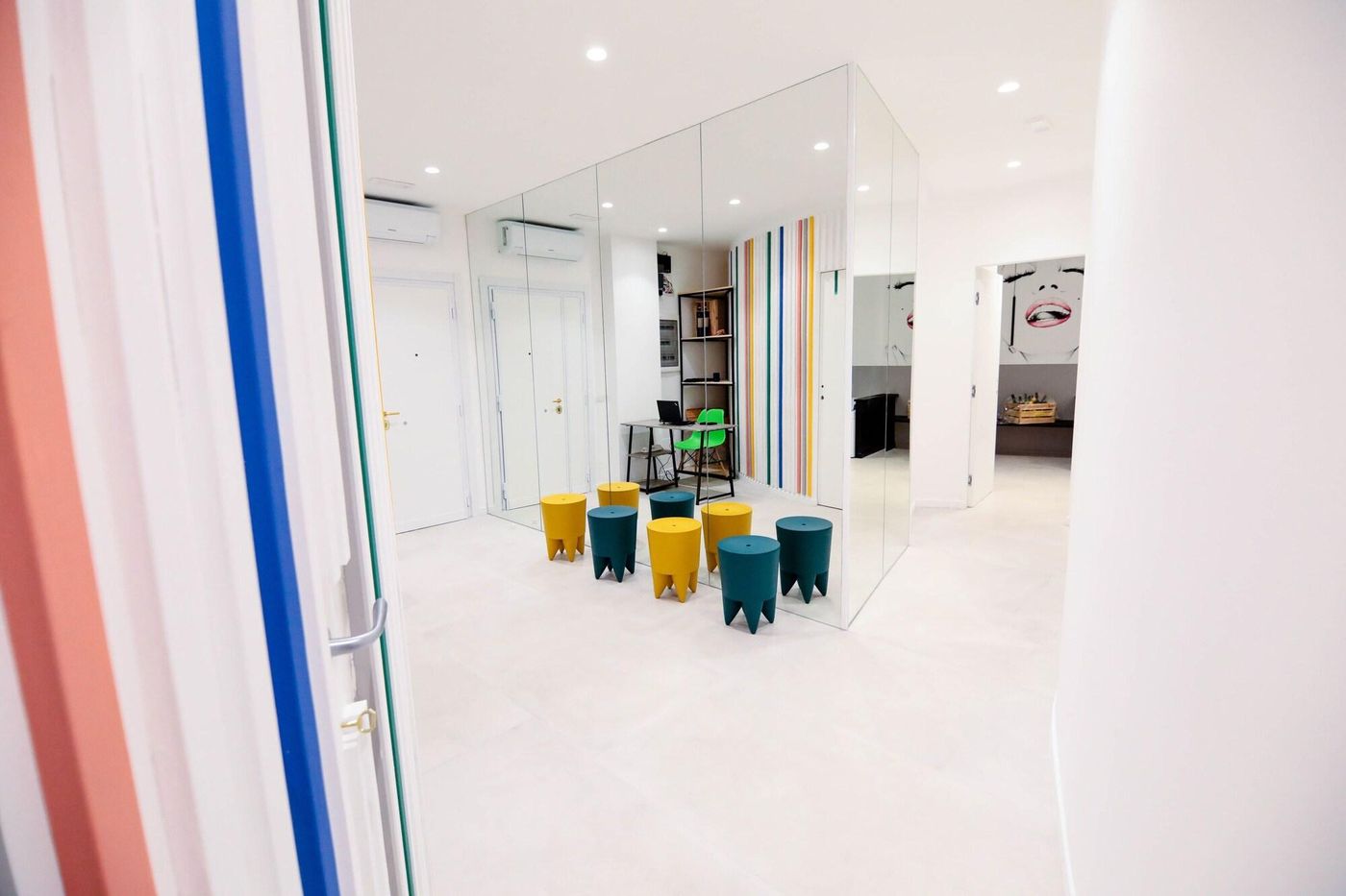 O-Effe--Global-Suites-at-Vatican-Lobby-37