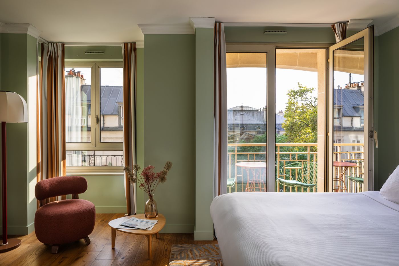 Royal-Garden-Champs-Elysees-Room-14