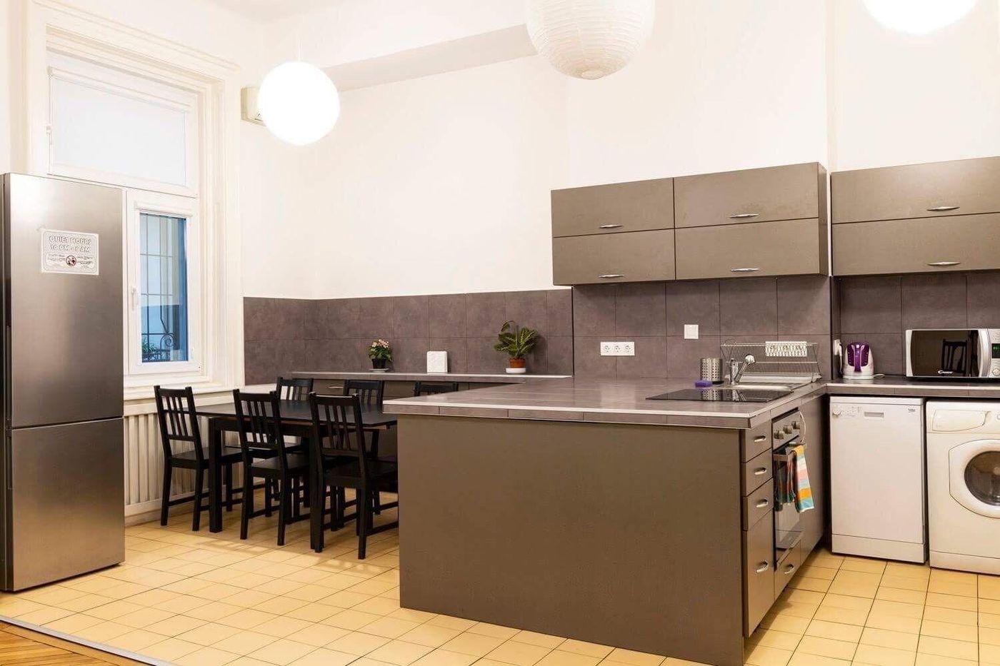 Baroque-Hostel-Budapest-Room-10