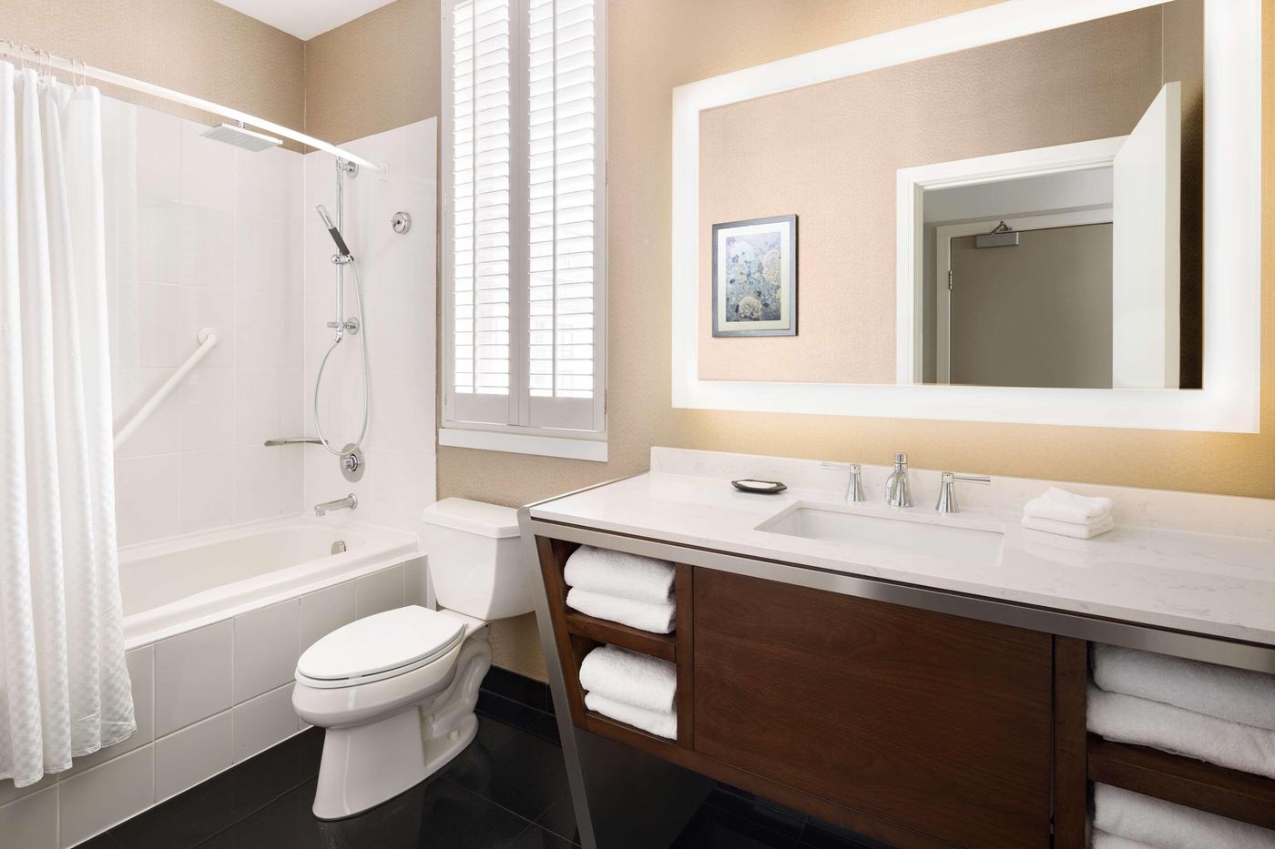 Hilton-Vancouver-Downtown-Room-24