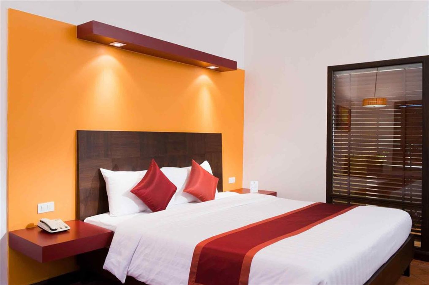 All-Seasons-Naiharn-Phuket-Room-15