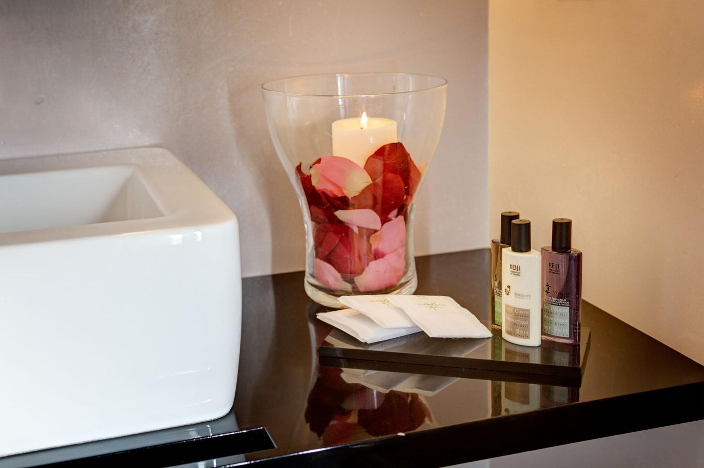 Dharma-Luxury-Hotel-Room-36