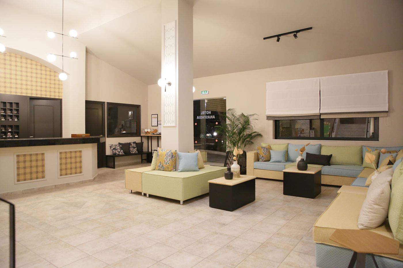 Anastasia-Hotel-Lobby-51