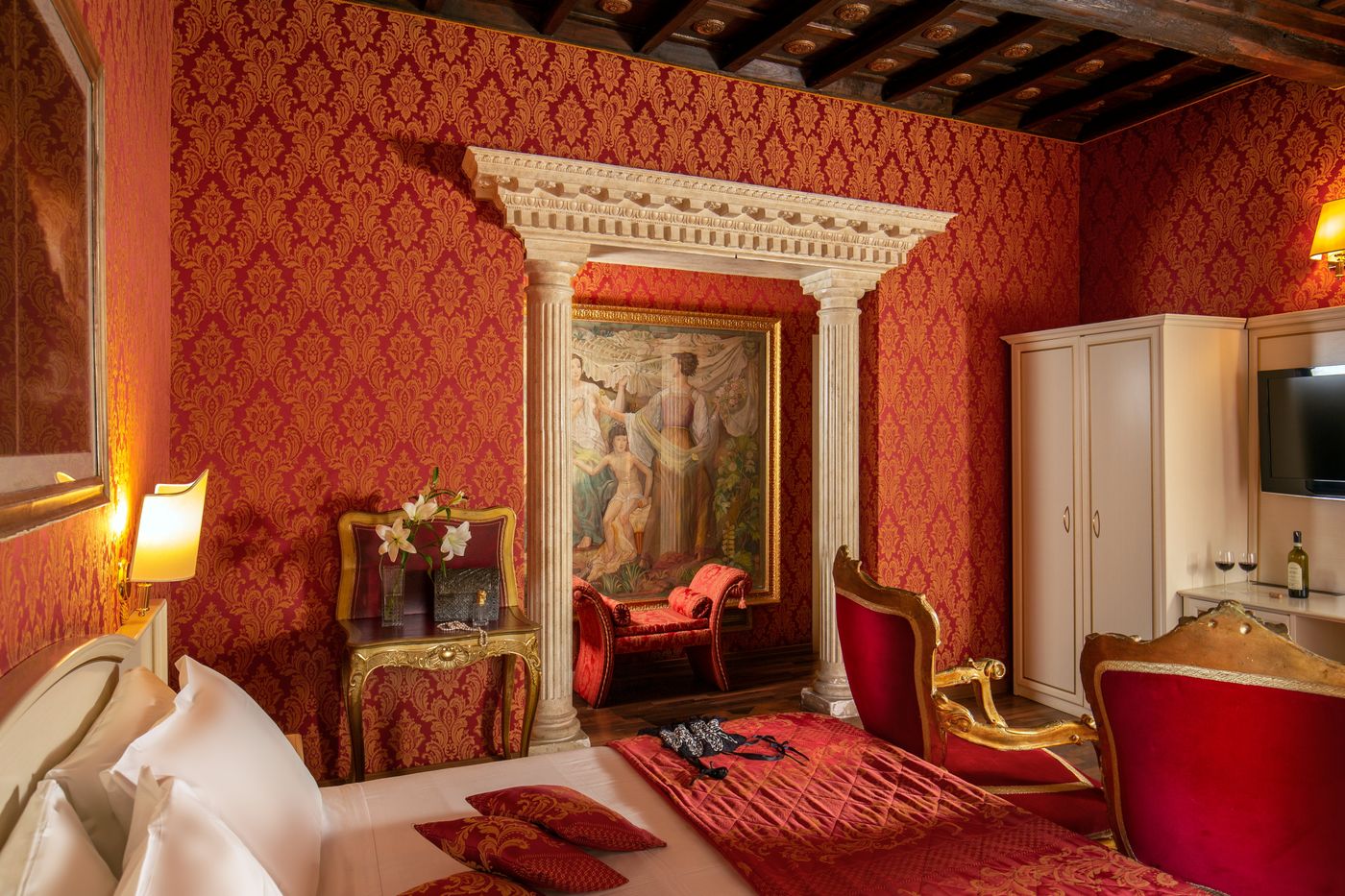 Residenza-Canova-Tadolini-Luxury-Rooms---Suites-Room-8