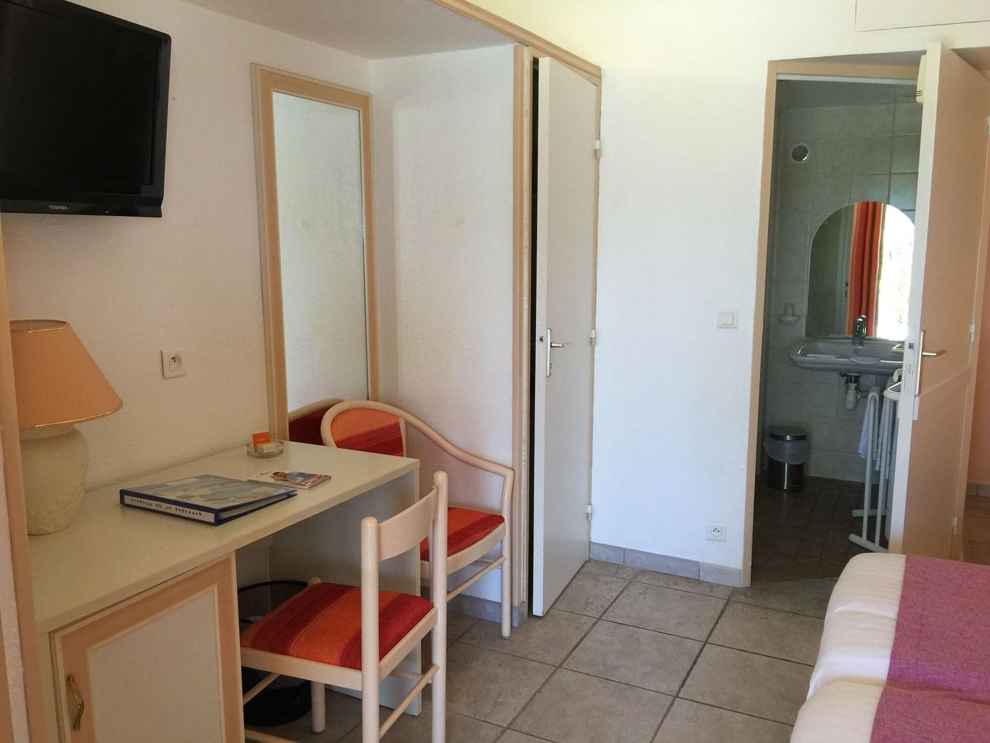 Citotel-La-Nartelle-Room-28