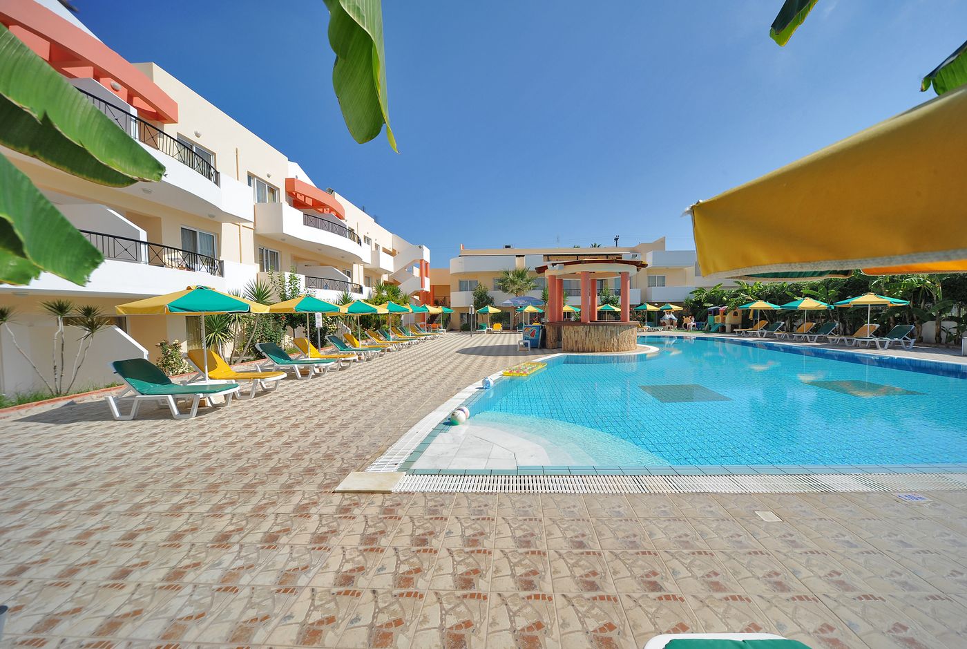 Pelopas-Resort-Pool-1