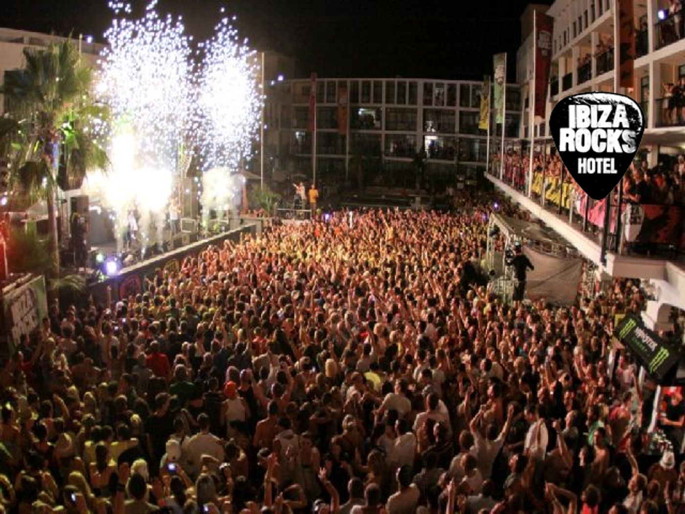 Ibiza Rocks Budget Apartments - Adults Only