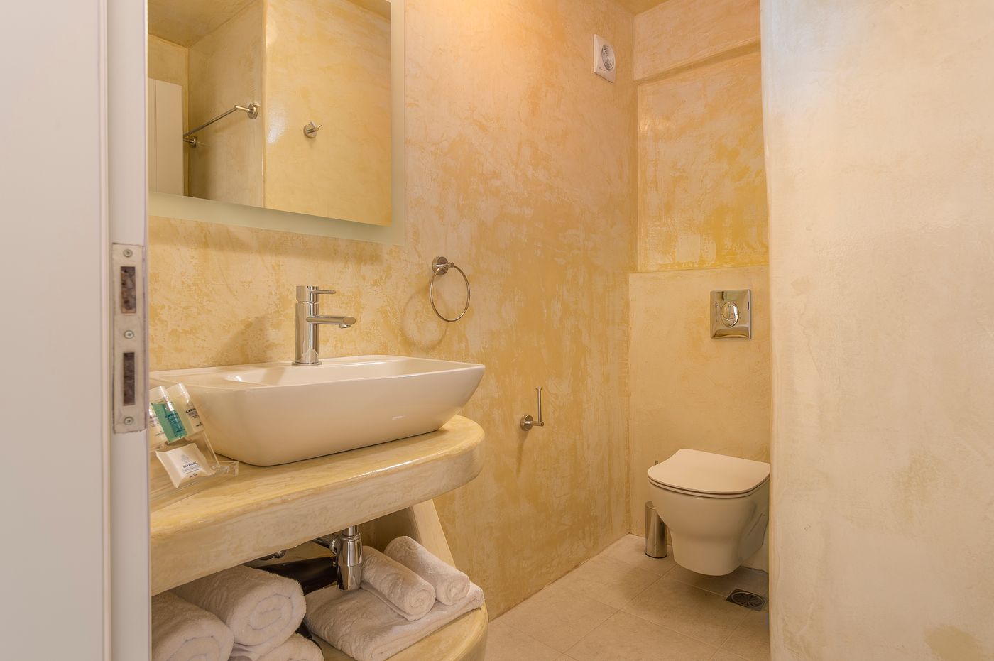 Sole-D-Oro-Luxury-Suites-Room-67