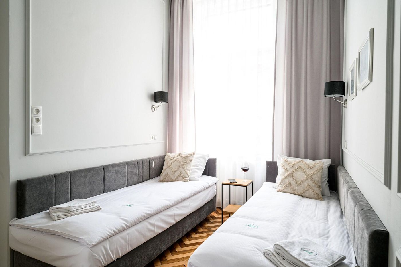 Arts-Apartments-Room-41