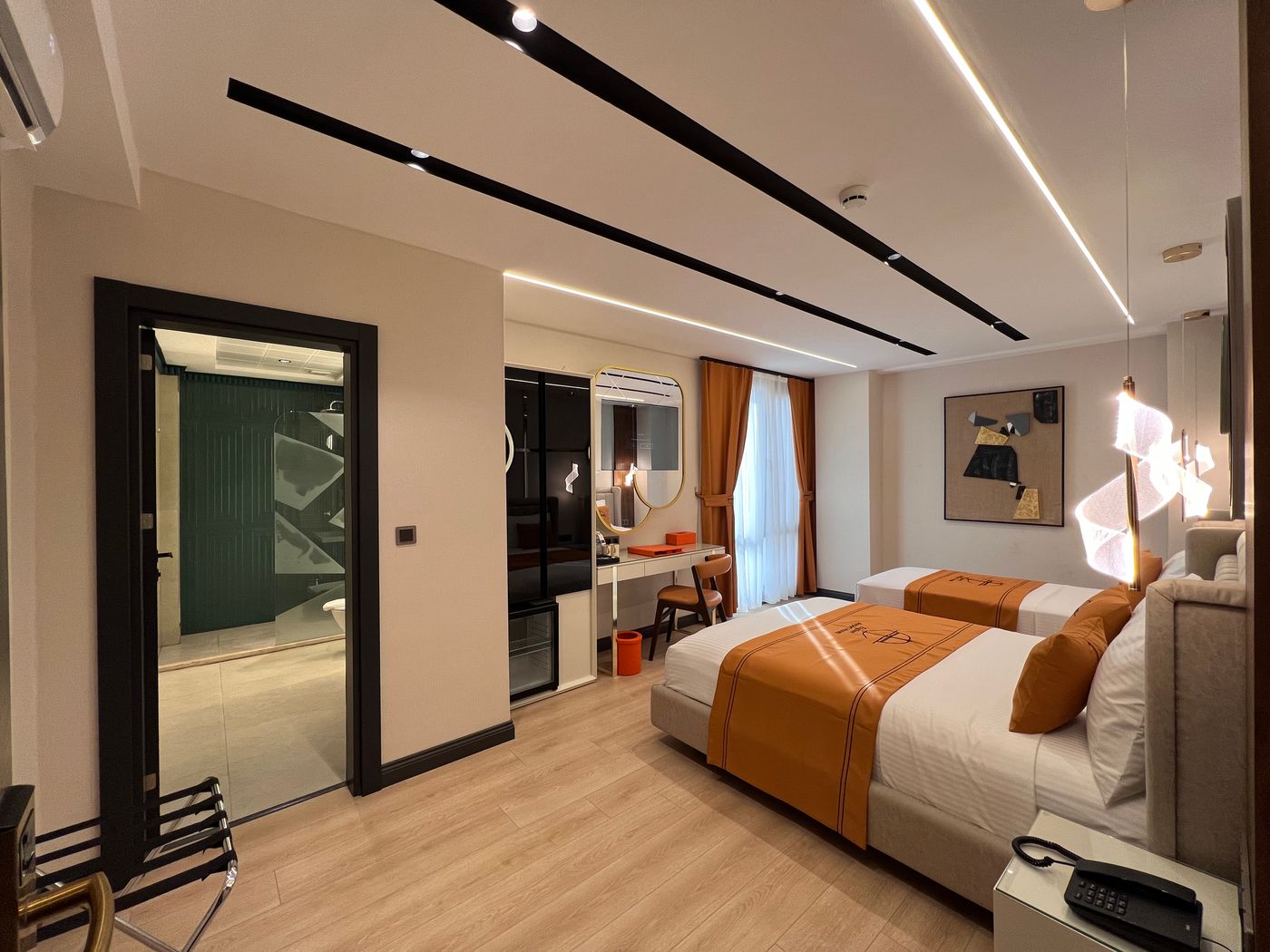 Elysian-Airport-Hotel-Room-21